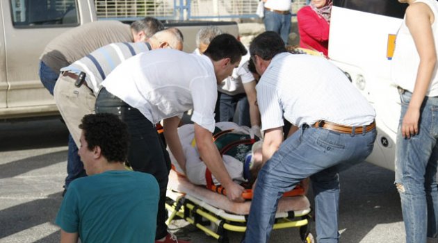 Traktörün römorkundan düştüler: 3 yaralı