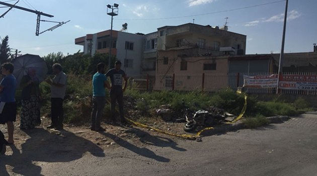 Tren elektirikli bisikletli gençlere çarptı 1 ölü 1 yaralı