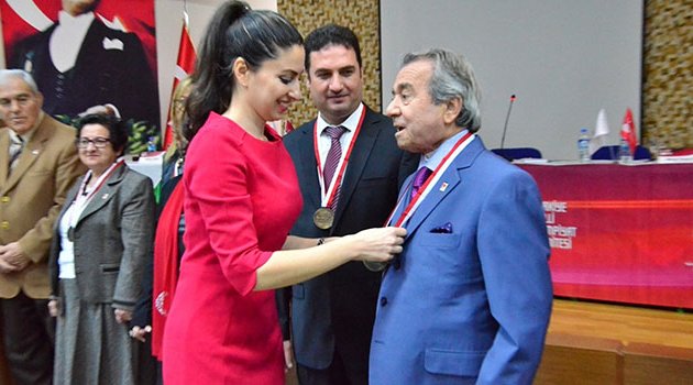 TSYD eski Başkanı Nihat Geven’e FAİR PLAY MADALYASI