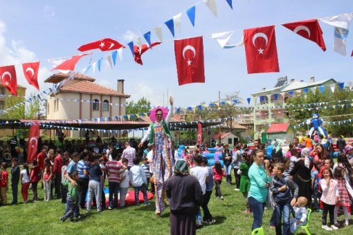 Tufanbeyli’de Anne-Çocuk Şenliği