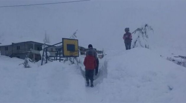 Tufanbeyli'de eğitim aşkı kar engeli tanımıyor