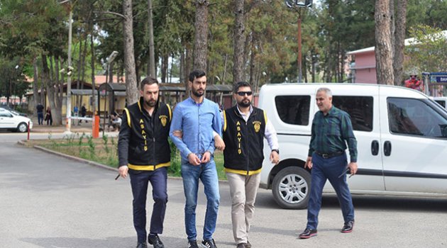 Tüfeği çekiştirirken öldü