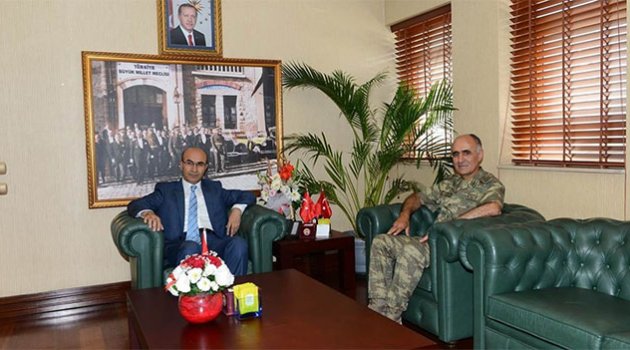 Tümgeneral Erbaş, Vali Demirtaş’ı ziyaret etti