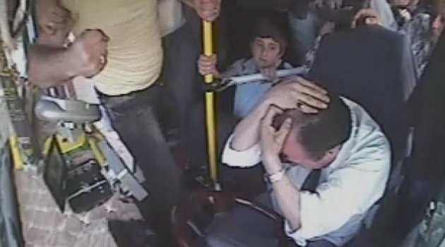 Tümseğe sert girdi diye...