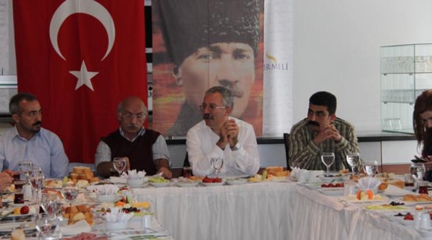 Turan: AKP artık tabela partisi