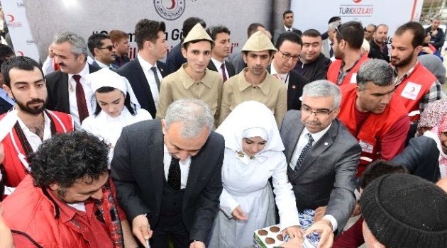 Türk Kızılayı’ndan 2 bin kişiye yemek ikramı