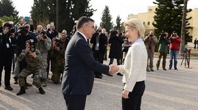 Türk ve Alman Savunma Bakanları İncirlik’te görüştü