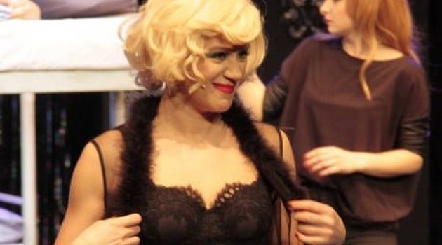 Turkish Marilyn Monroe Özge