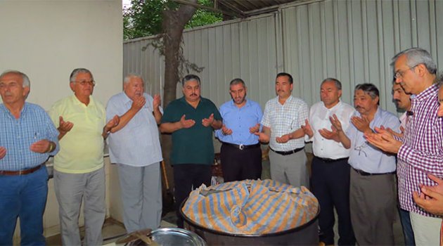 Türkistanlılar Derneği İftar Verdi