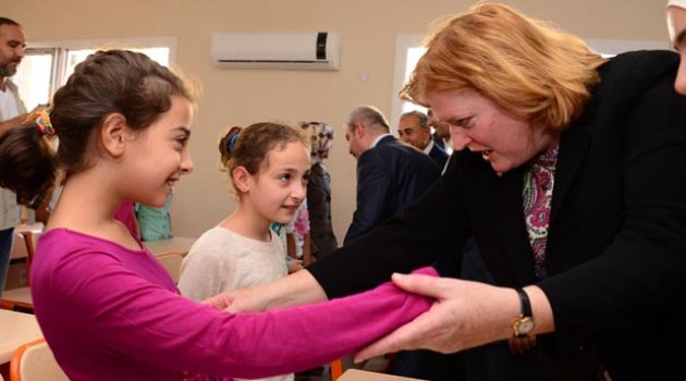 Türkiye 2 milyon Suriyeli göçmeni örnek bir şekilde ağırlıyor’