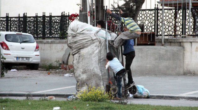 Türkiye’de yaşayan 22 milyon çocuktan 1 milyonu işçi olarak çalışıyor