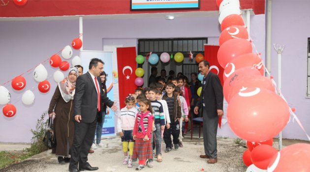 Türkmen çocuklarına eğitim