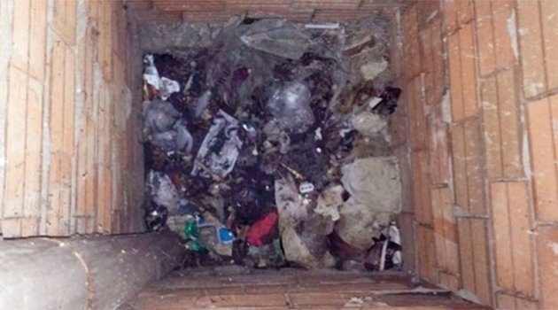 Tuvalette doğurup 3’üncü kattan attı