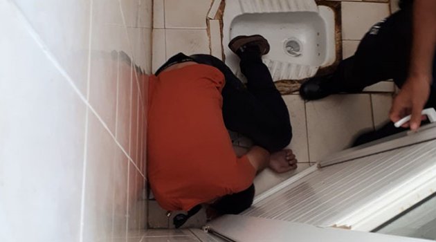 Tuvalette uyuşturucu alan genç ölü bulundu