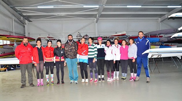 U19 Kürek Kadın Milli Takımı Adana’da kampa girdi