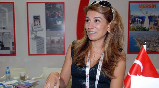 Uçakta uyuyan kadın yolcu soyuldu