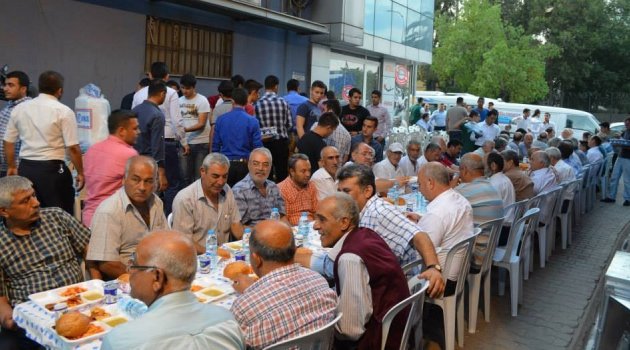 Ülkü Ocaklarından Taş Medreselilere iftar