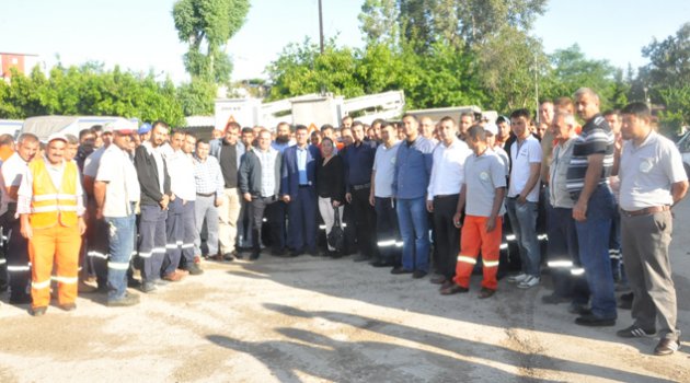 Ülkücü İşçiler Derneği İl Başkanı Attar üyelerinin ayağına kurban kesti