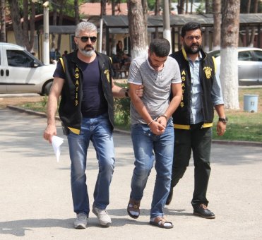 Üniversite Öğrencilerini Gasp Eden 3 Kişi Yakalandı
