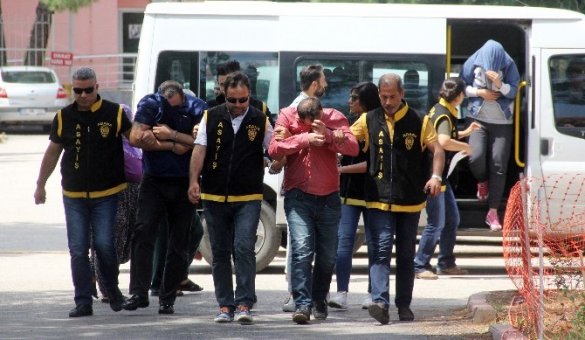 Üniversiteli öğrencilere fuhuş tuzağı