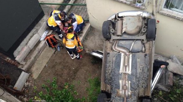 Üniversiteli, otomobille apartman boşluğuna uçtu