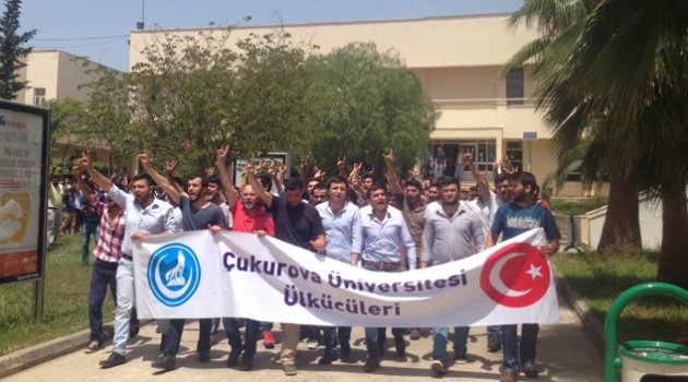 Üniversiteli ülkücülerden gövde gösterisi