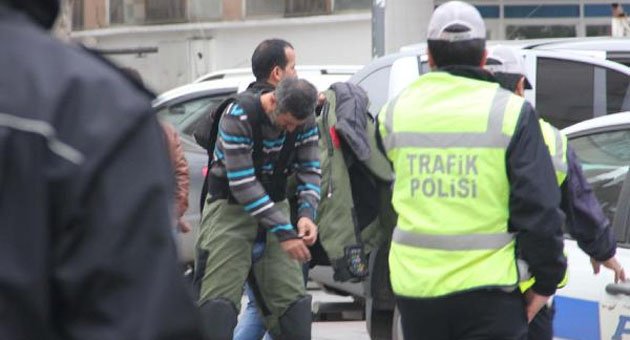 Unutulan sırt çantası bomba paniğine yol açtı
