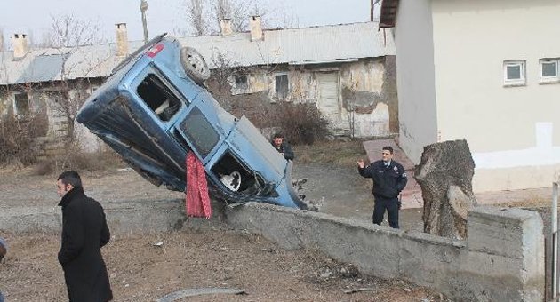 Üstgeçiti kullanmayan yaya kazaya neden oldu