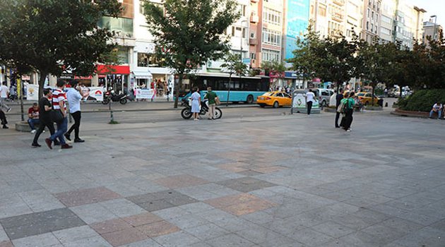 Uyuşturucu sattığı kişinin annesi tarafından bıçaklandı