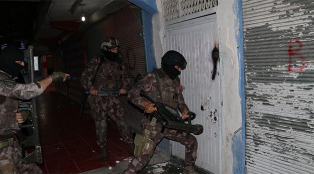 Uyuşturucu Tacirlerine Şok Baskın 15 Gözaltı