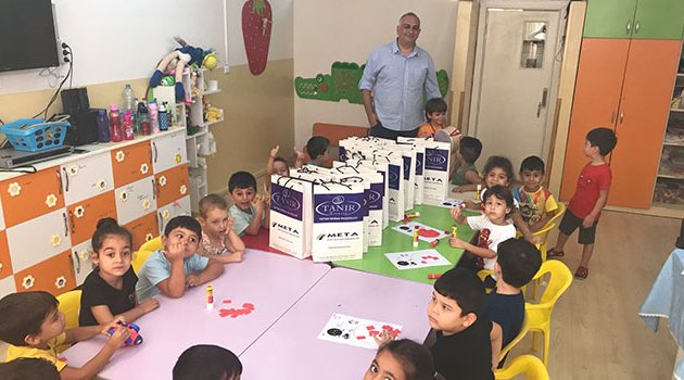 Üzelgeçici’den miniklere kırtasiye malzemeleri