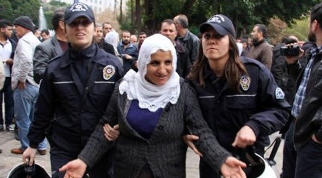 Üzerinde kimliği olmayan eylemcilere gözaltı
