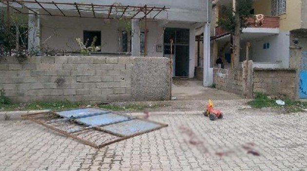 Üzerine demir kapı düşen minik Yakup öldü