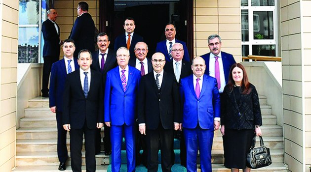 VakıfBank üst yönetimi Adana zirvesi düzenledi