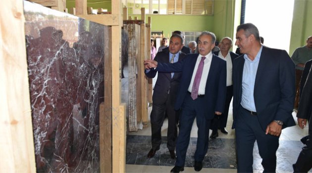 Vali Büyük Büyük, AOSB’deki fabrikaları ziyaret etti