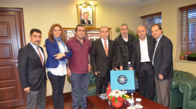 Vali Büyük Demirspor heyetini kabul etti
