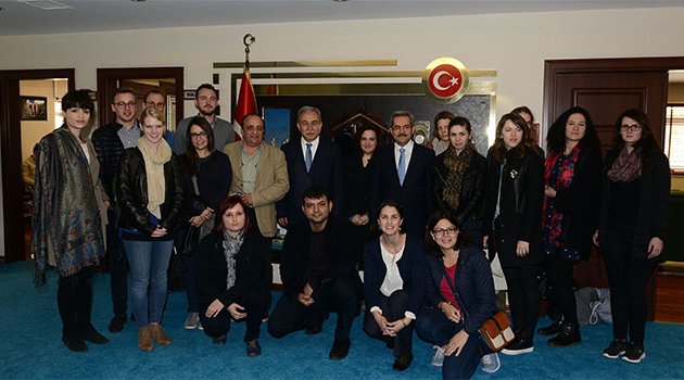 Vali Büyük: "Mültecilere sahip çıkmak insanlık görevidir"