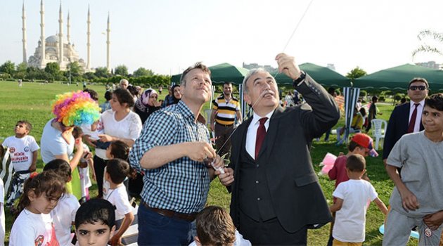 Vali Büyük, öğrencilerin uçurtma sevincine ortak oldu