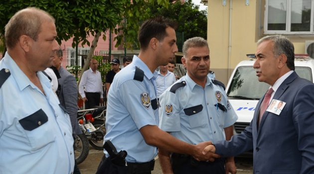 Vali Büyük’ten, şehit polislerin mesai arkadaşlarına başsağlığı ziyareti