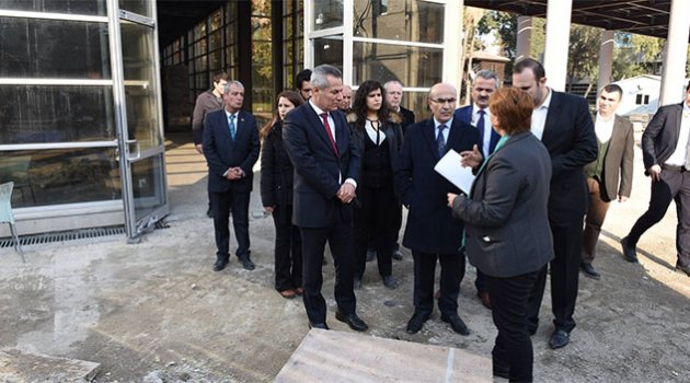 Vali Demirtaş Adana Müze Kompleksinde incelemede bulundu