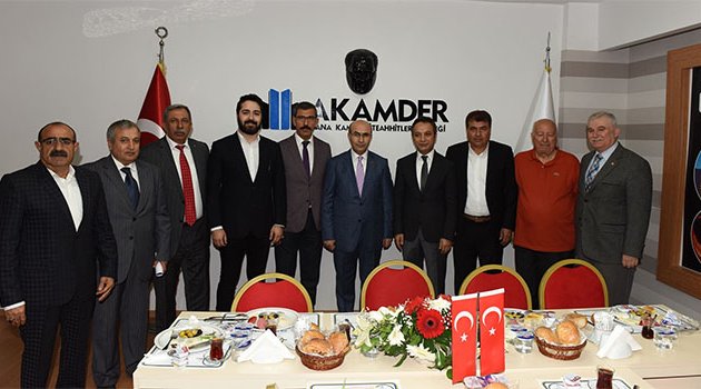 Vali Demirtaş, AKAMDER kursiyerlerine sertifika verdi