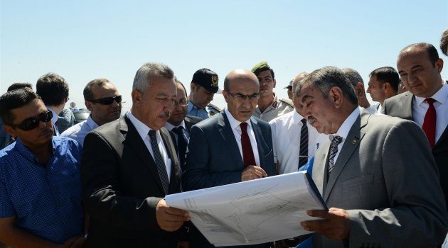 Vali Demirtaş, Ceyhan OSB’nin kurulacağı alanda incelemelerde bulundu