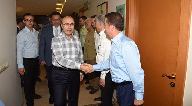 Vali Demirtaş, çiftçiler ve oda başkanları ile iftarda buluştu