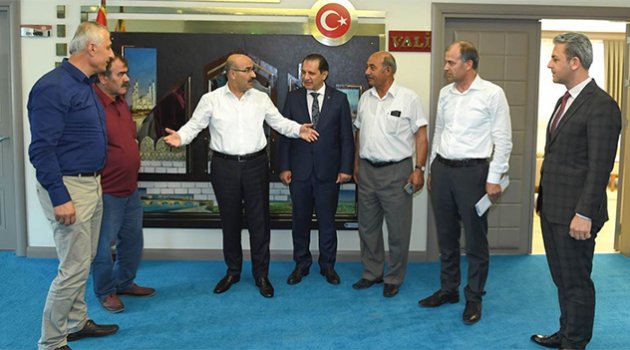 Vali Demirtaş dolmuş ve otobüs işletmecilerini barıştırdı