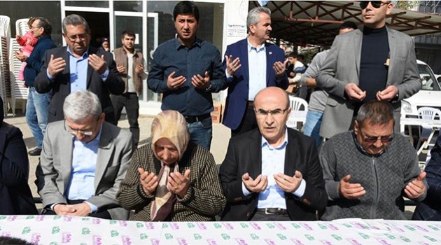 Vali Demirtaş, şehidin mevlidine katıldı