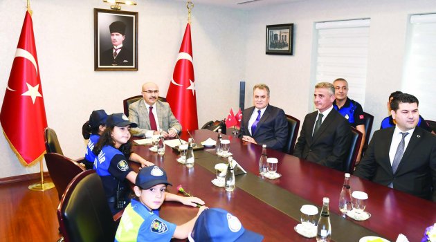 Vali Demirtaş’tan zabıtaya övgü