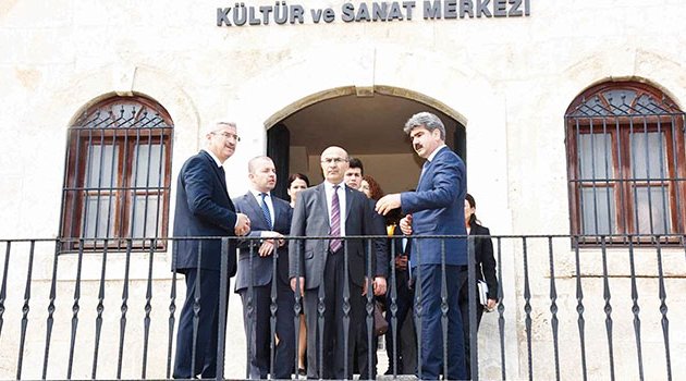 Vali Demirtaş, Tarihi Kız Lisesi’nde