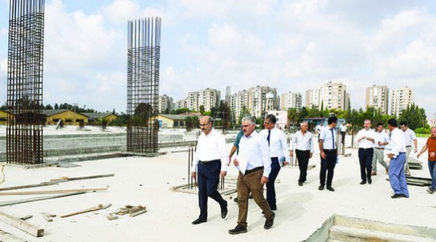 Vali Demirtaş, yapımı devam eden kuruluşlarda incelemelerde bulundu