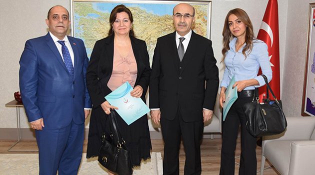 Vali Demirtaş yılın  doktorlarını tebrik etti