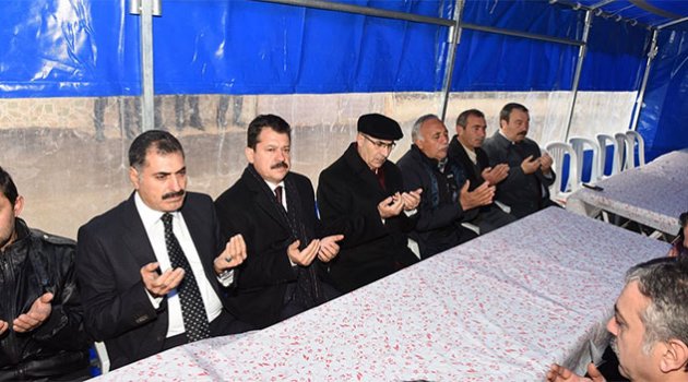 Vali Demirtaş'tan şehit polislerin ailelerine taziye ziyareti
